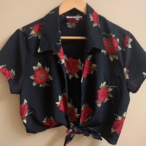 Lovely floral printed bloiuse 🌹